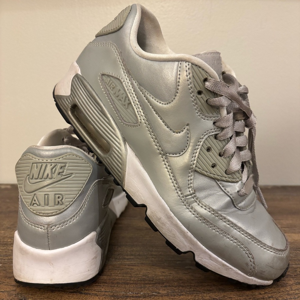 Nike Air Max | Silver and White Sneakers Size 6Y